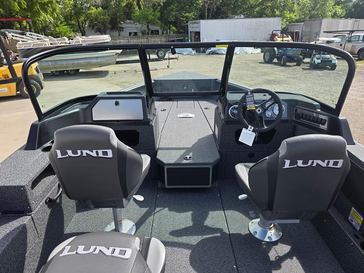 2027 Lund 1875 Impact XS Sport
