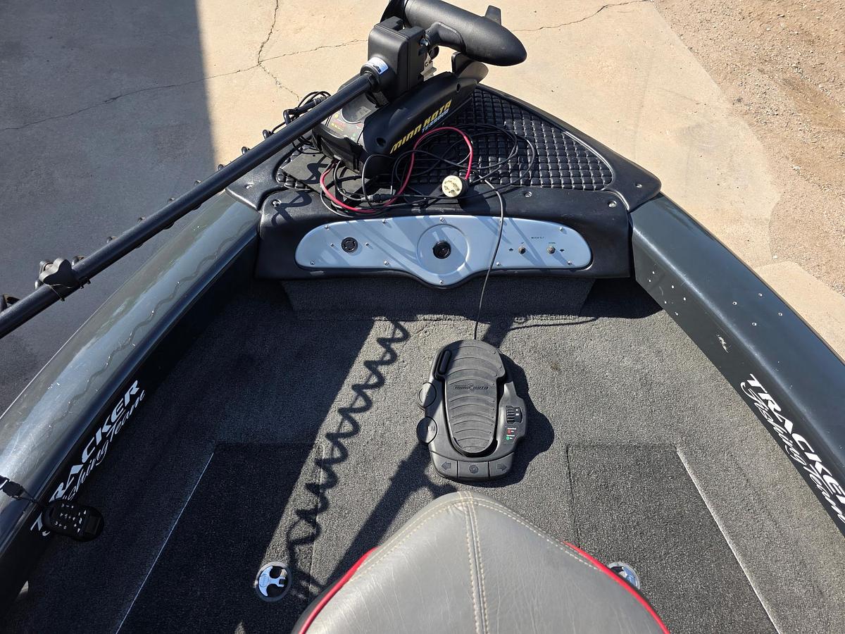 Used 2007 Tracker Tundra 18