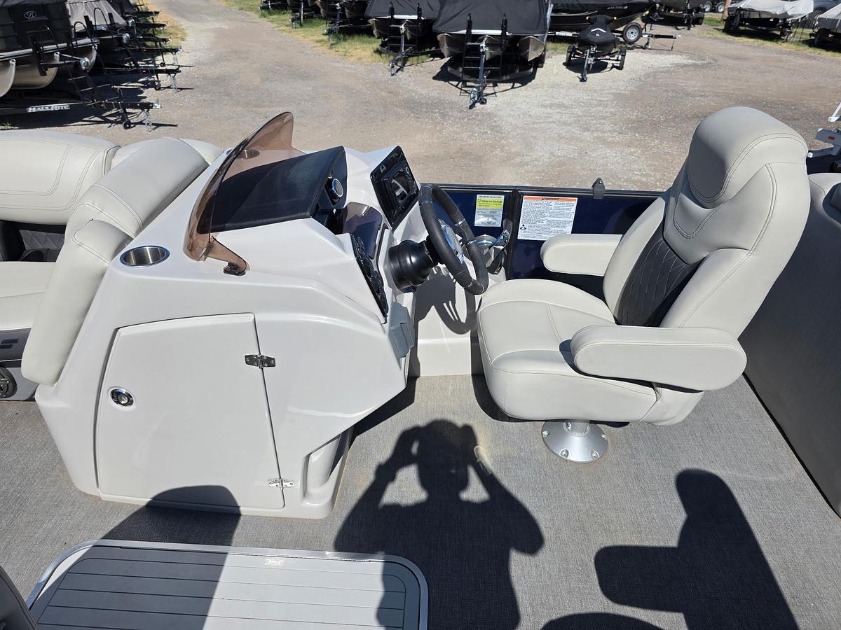 Used 2021 Starcraft SLS 3 Tritoon