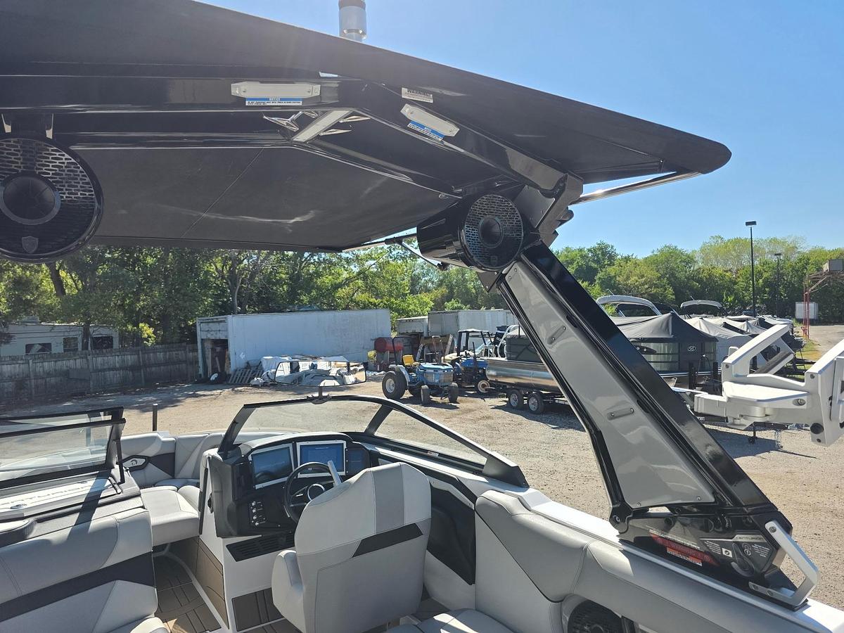Used 2022 Centurion RI 230