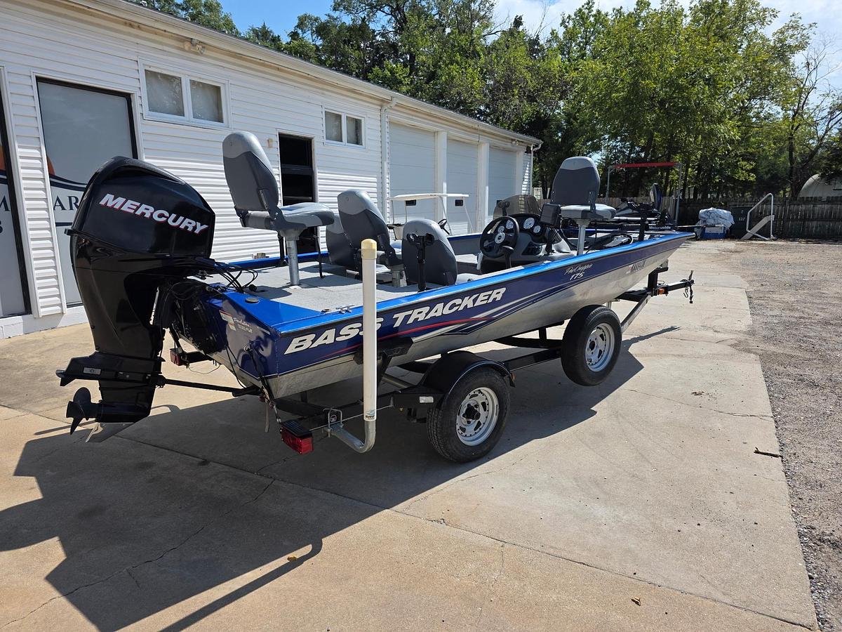 Used 2011 Tracker Pro Crappie 175