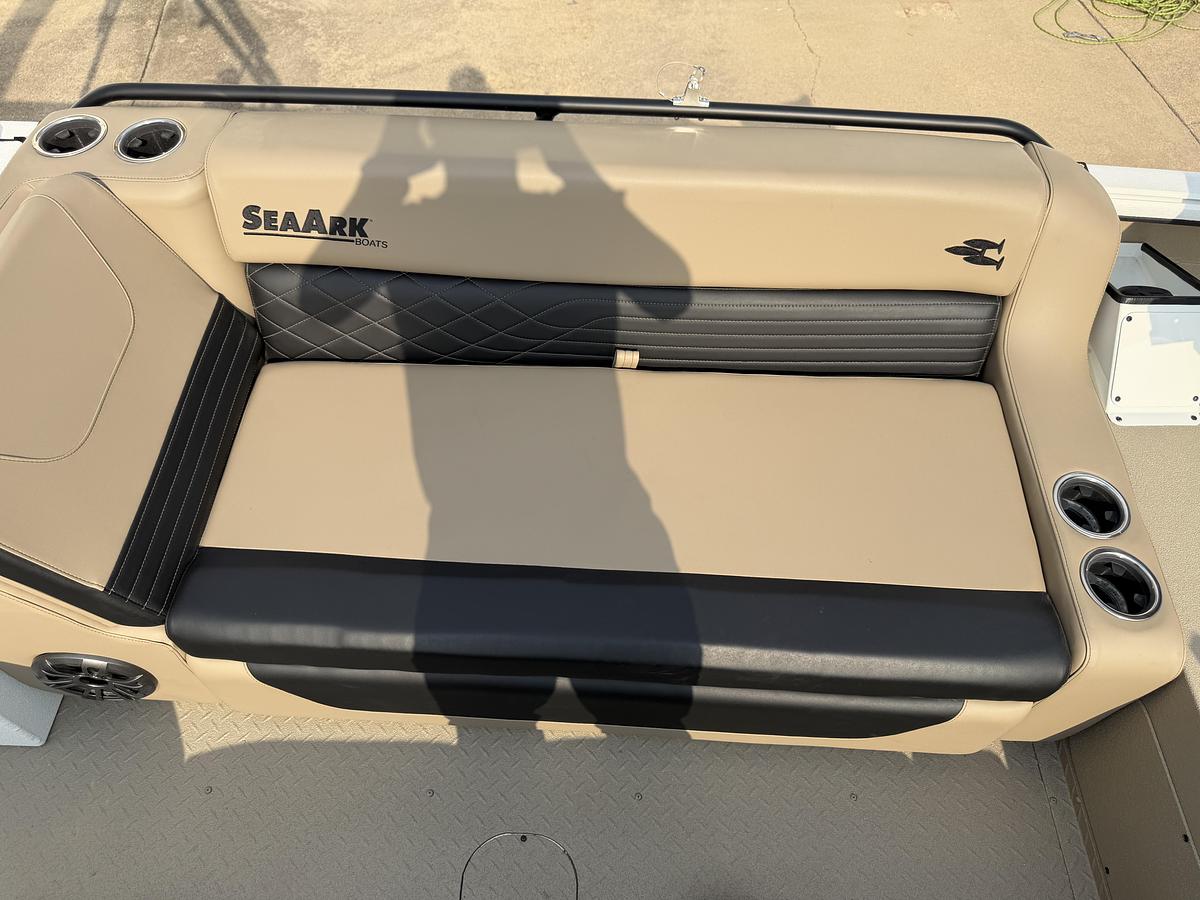 2027 SeaArk Easy 200