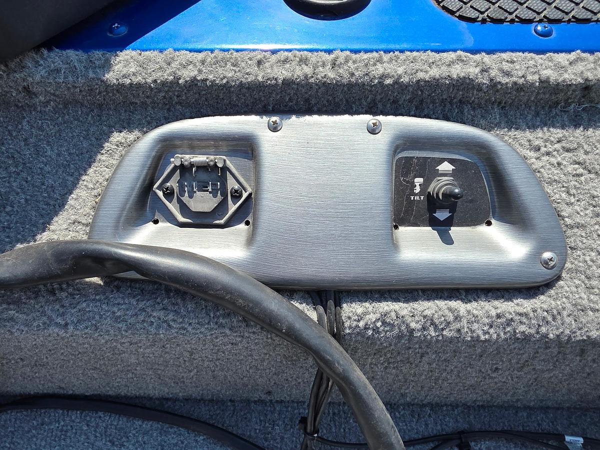 Used 2011 Tracker Pro Crappie 175