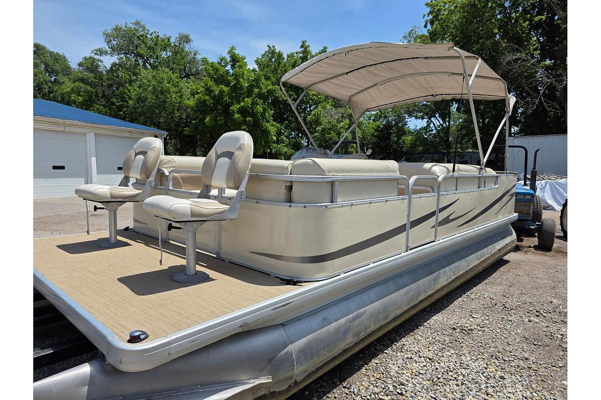 Used 2005 Godfrey Sweetwater 2286 Tuscany Cruise & Fish