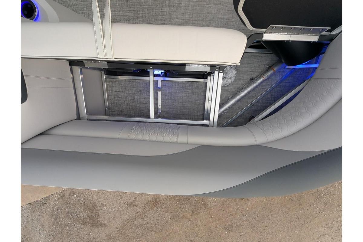 2026 Avalon 2385 LSZ Versatile Rear Bench