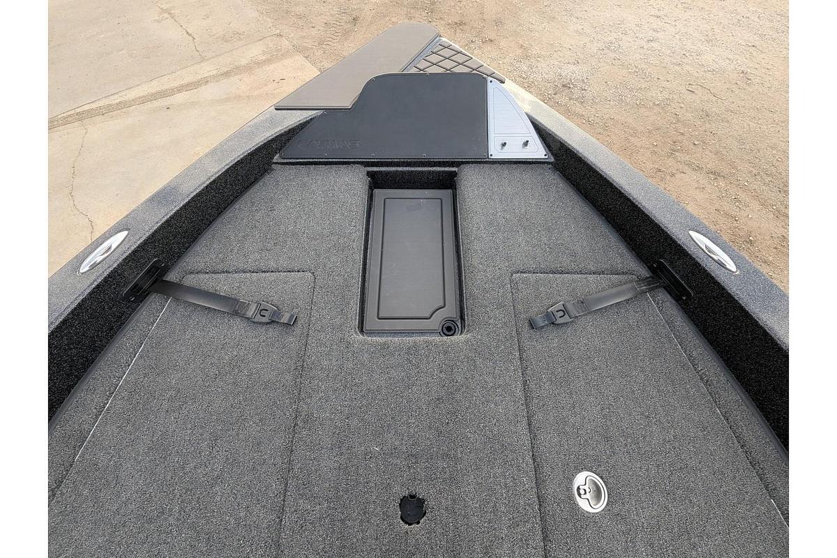 2026 Caymas Boats DV19