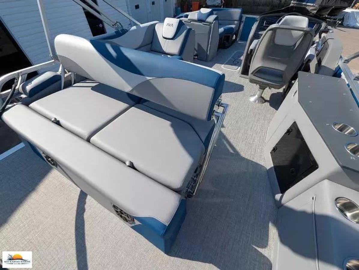 2026 Avalon 2185 LSZ Cruise Rear Bench Tritoon