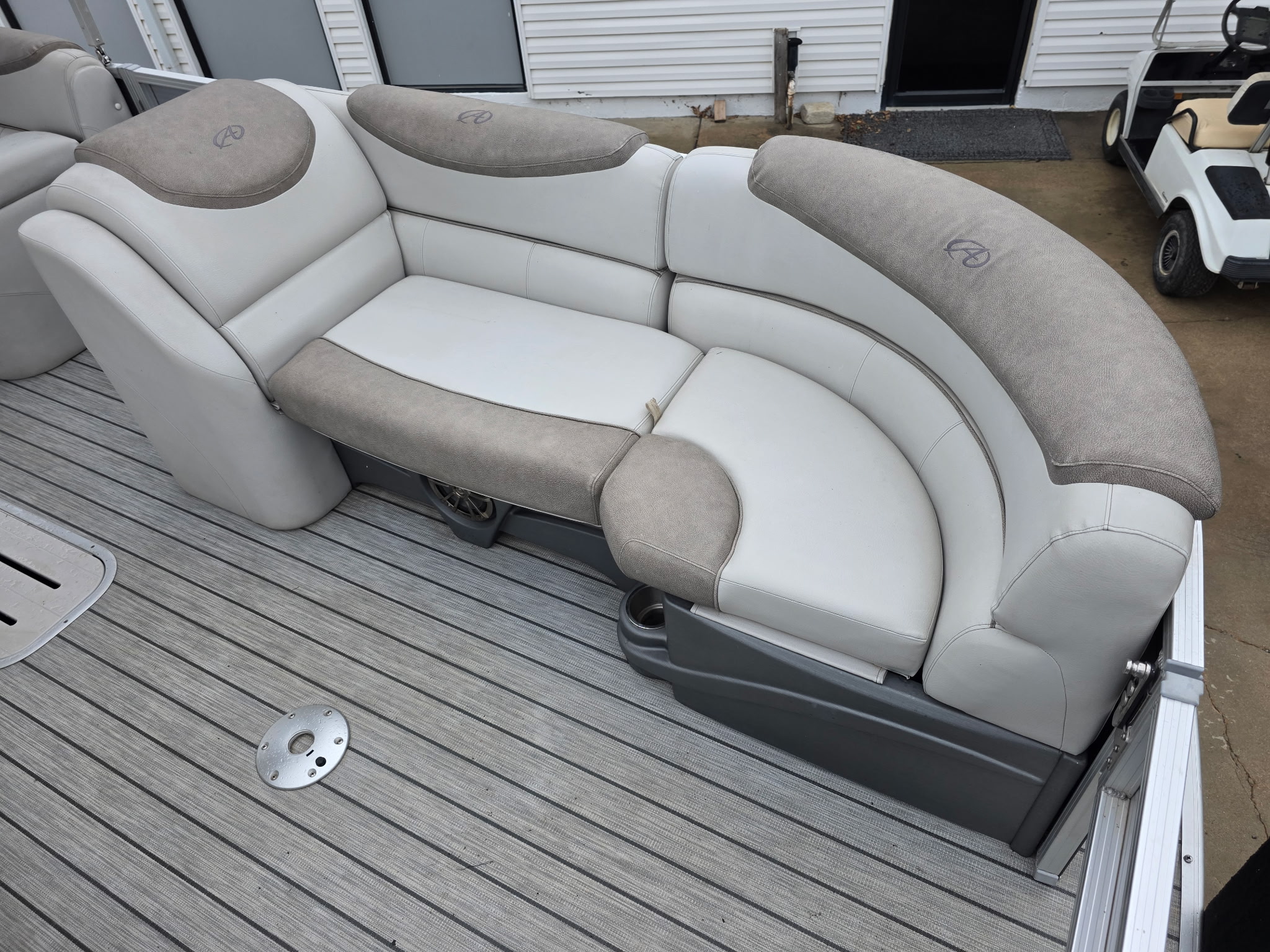 Used 2019 Avalon 2385 Catalina Rear Fish