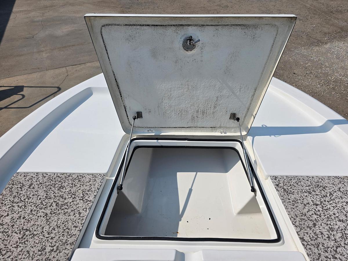 Used 2019 Epic Boats 22 Bay