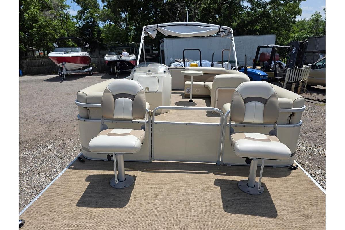 Used 2005 Godfrey Sweetwater 2286 Tuscany Cruise & Fish