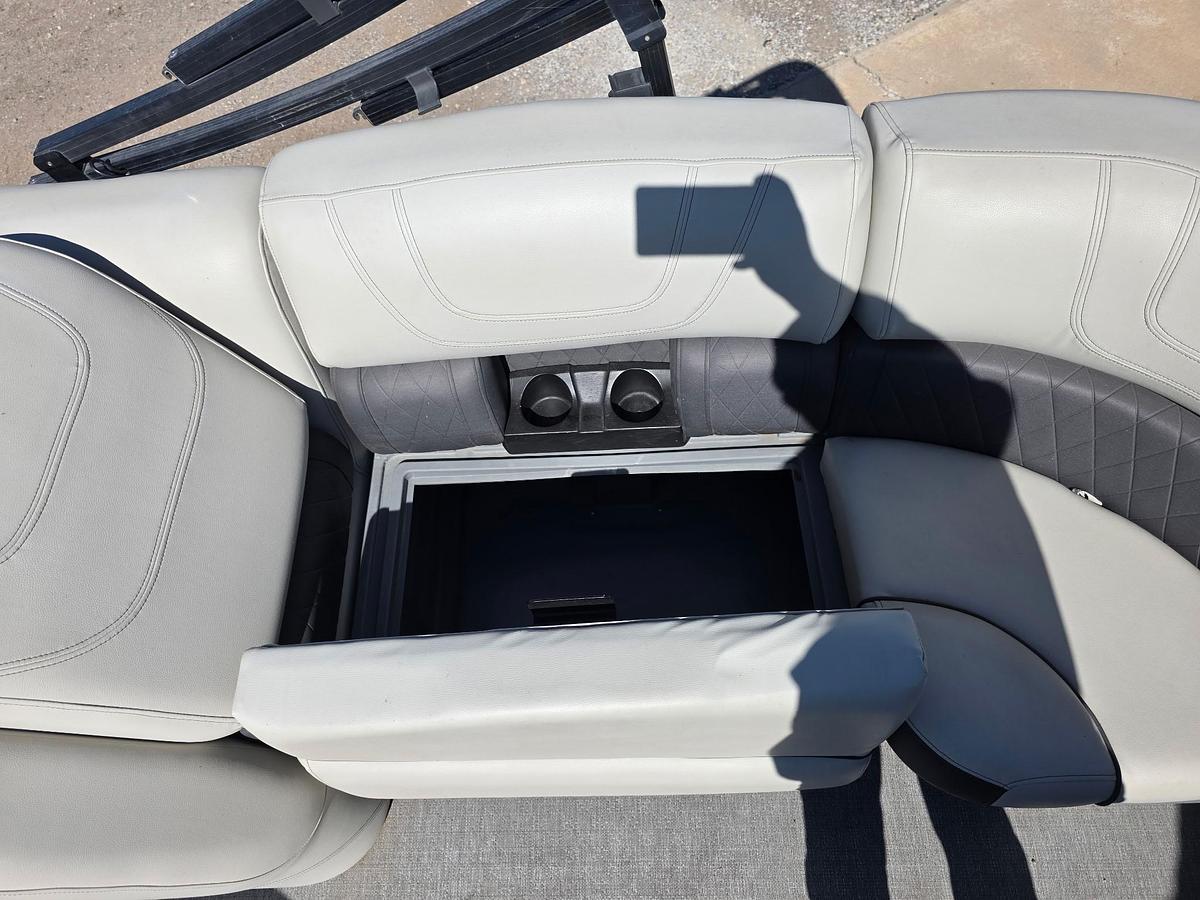 Used 2021 Starcraft SLS 3 Tritoon
