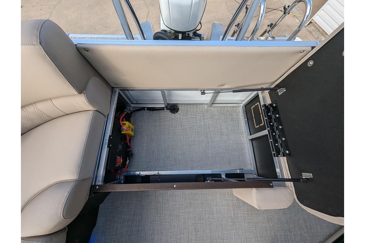 2026 Avalon 2385 LSZ Elite Windshield