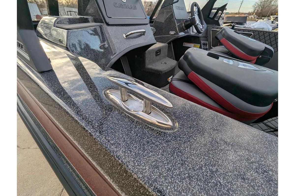 2026 Caymas Boats DV19