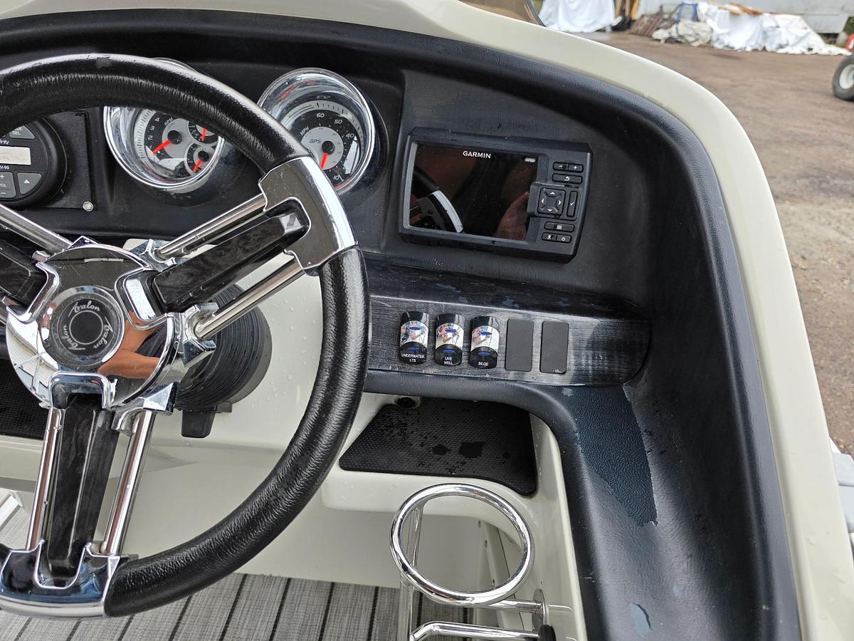 Used 2019 Avalon 2385 Catalina Rear Fish