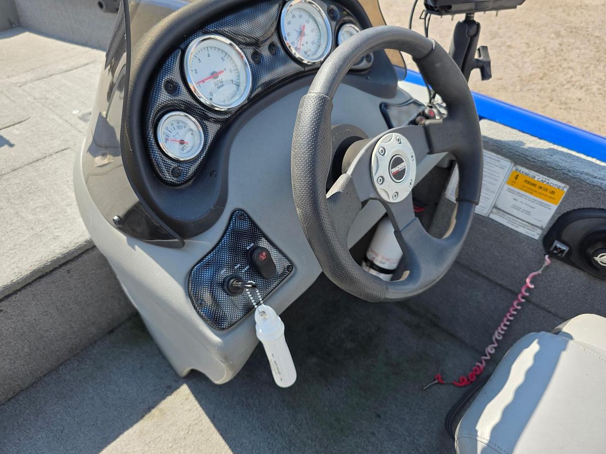 Used 2011 Tracker Pro Crappie 175