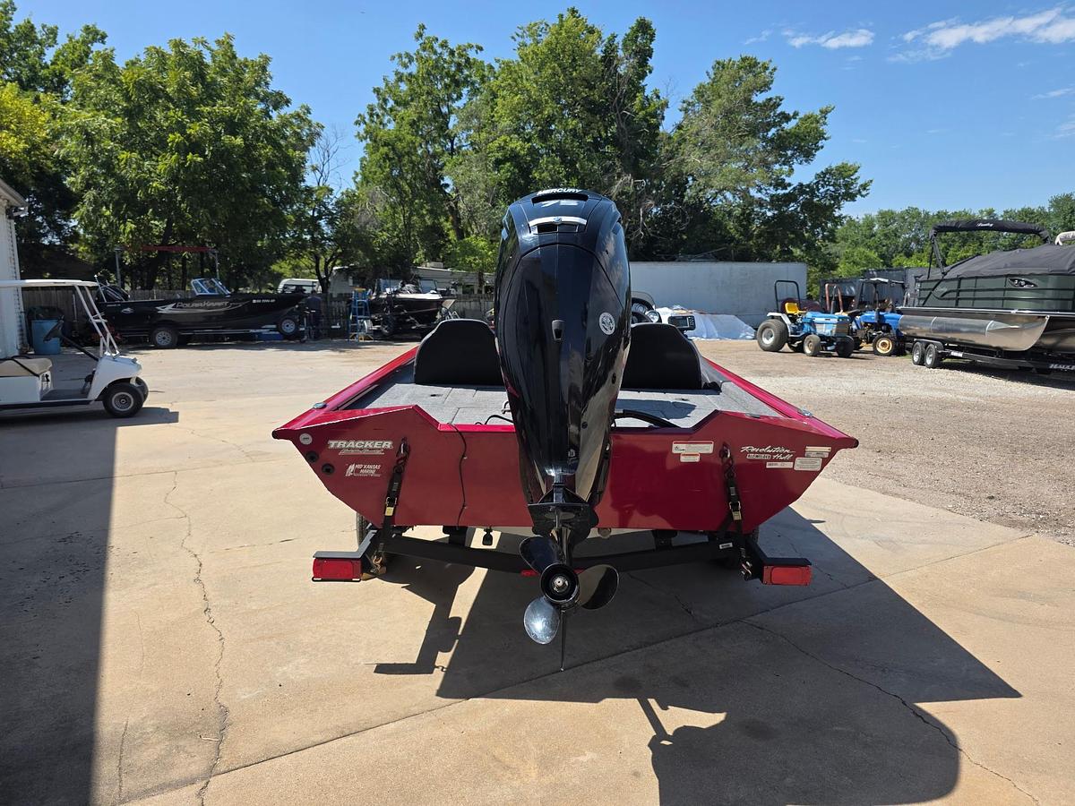 Used 2024 Bass Tracker Pro Team 175