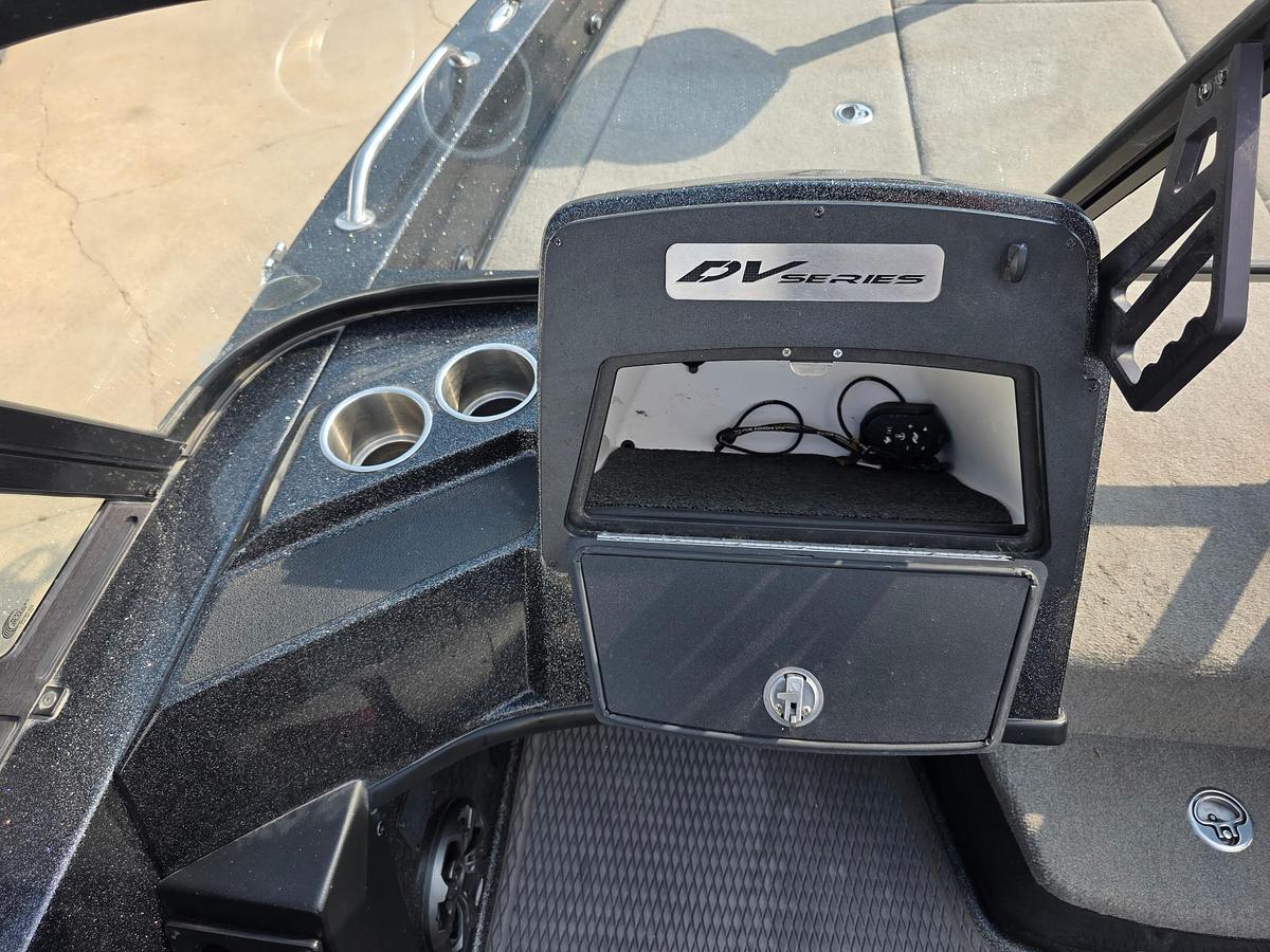 Used 2023 Caymas DV 22