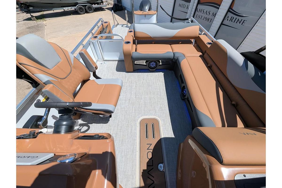 2026 Avalon 25E85 LSZ Versatile Rear Bench Windshield Tritoon