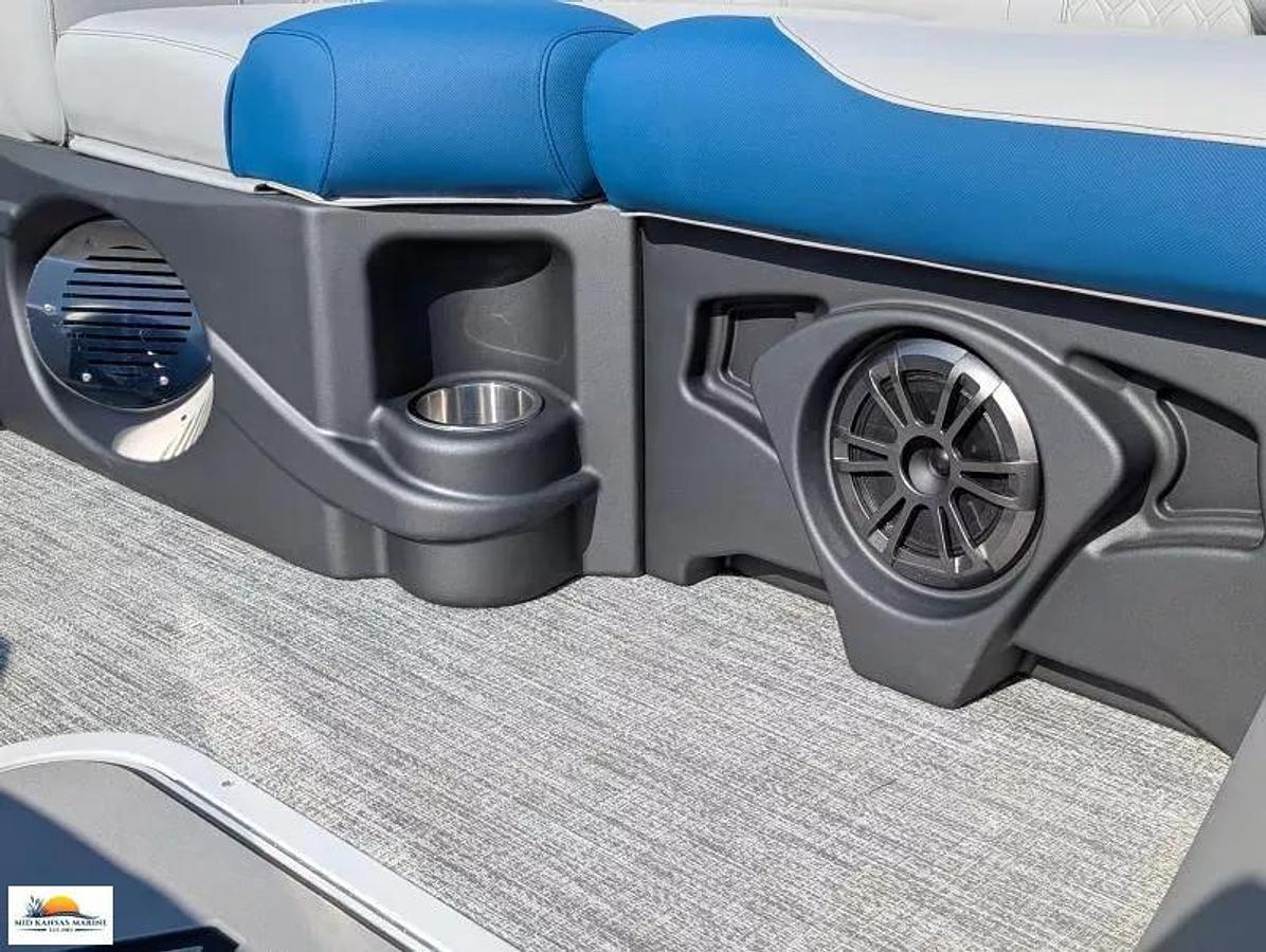 2026 Avalon 2185 LSZ Cruise Rear Bench Tritoon