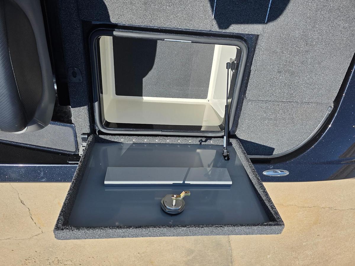 Used 2022 Caymas CX 20