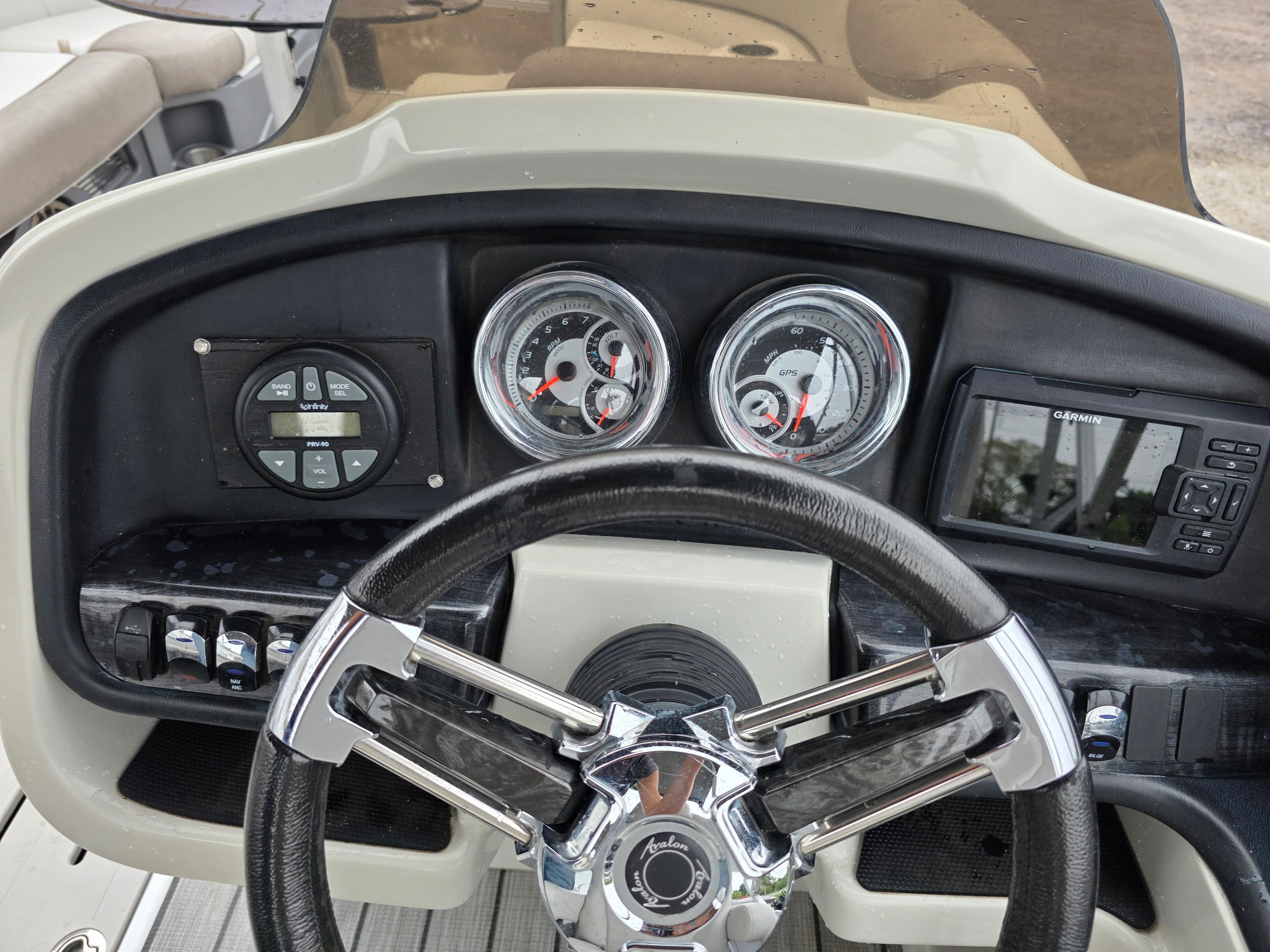 Used 2019 Avalon 2385 Catalina Rear Fish