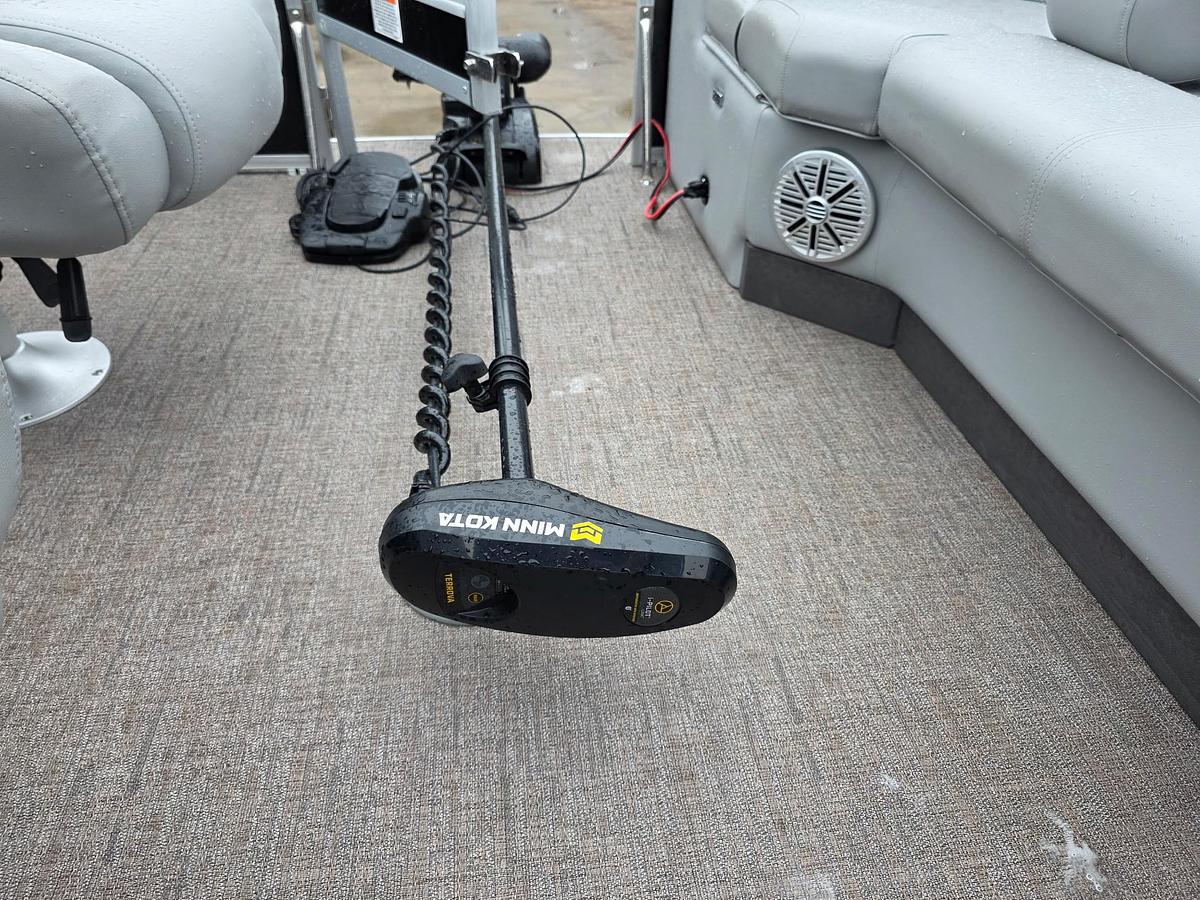 Used 2023 Ranger RP 223 FC Tritoon