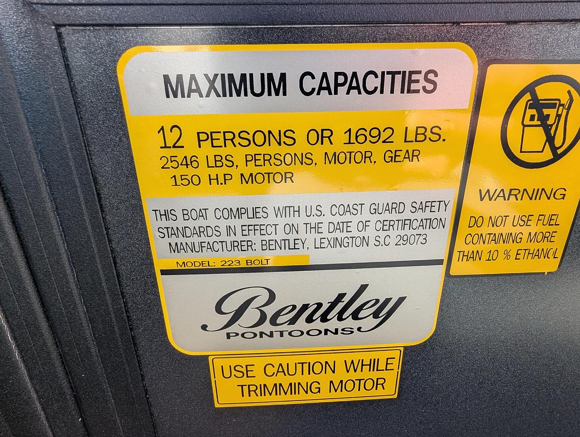 2027 Bentley Pontoons Bolt 223