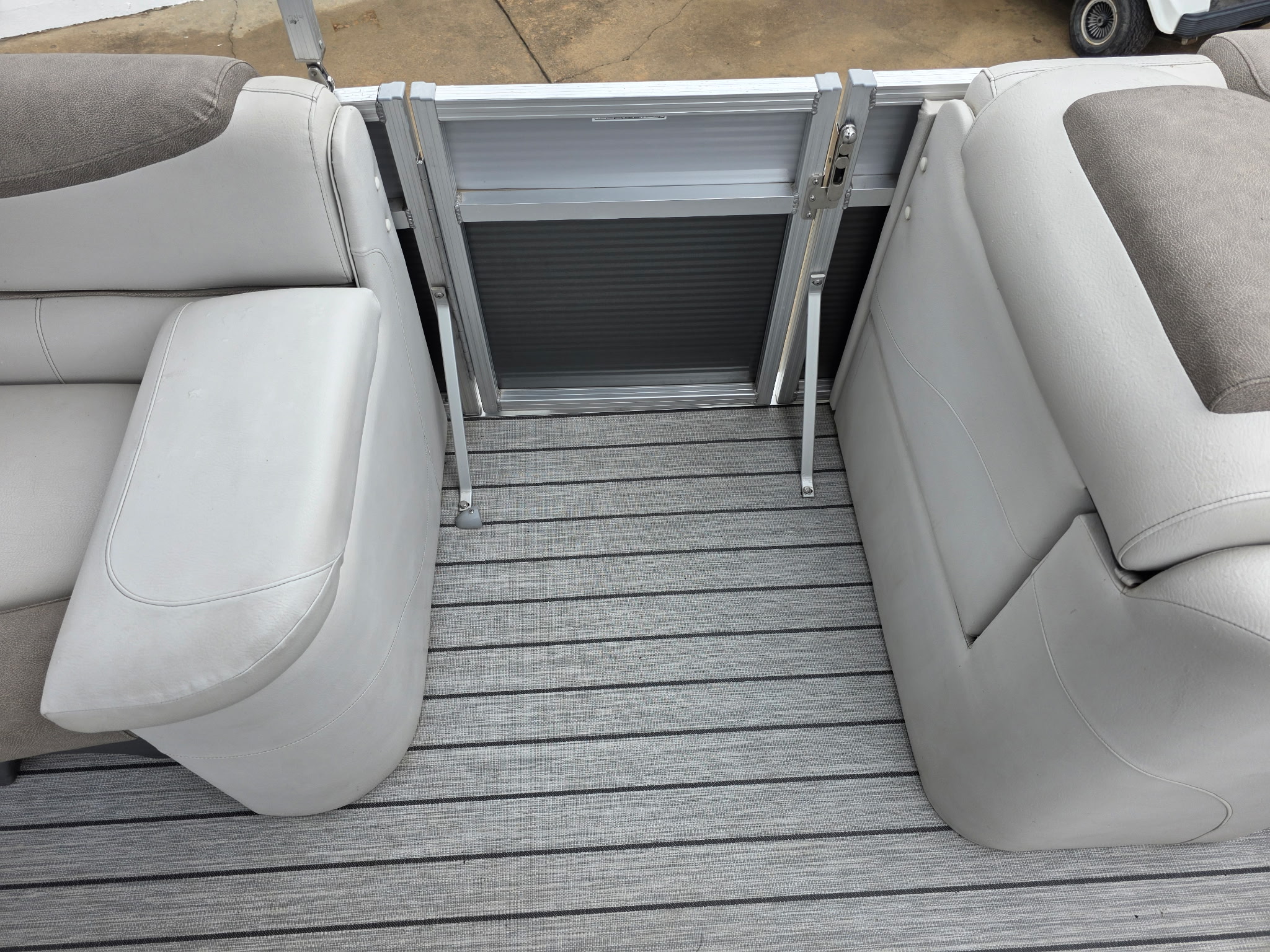 Used 2019 Avalon 2385 Catalina Rear Fish