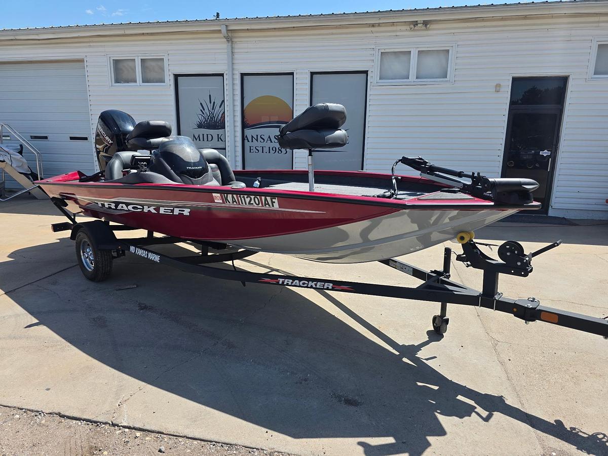 Used 2024 Bass Tracker Pro Team 175