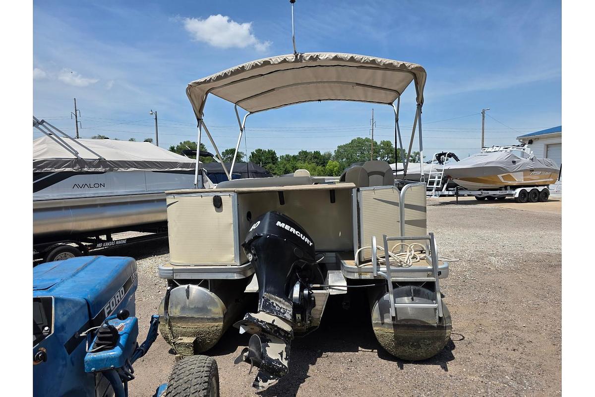 Used 2005 Godfrey Sweetwater 2286 Tuscany Cruise & Fish
