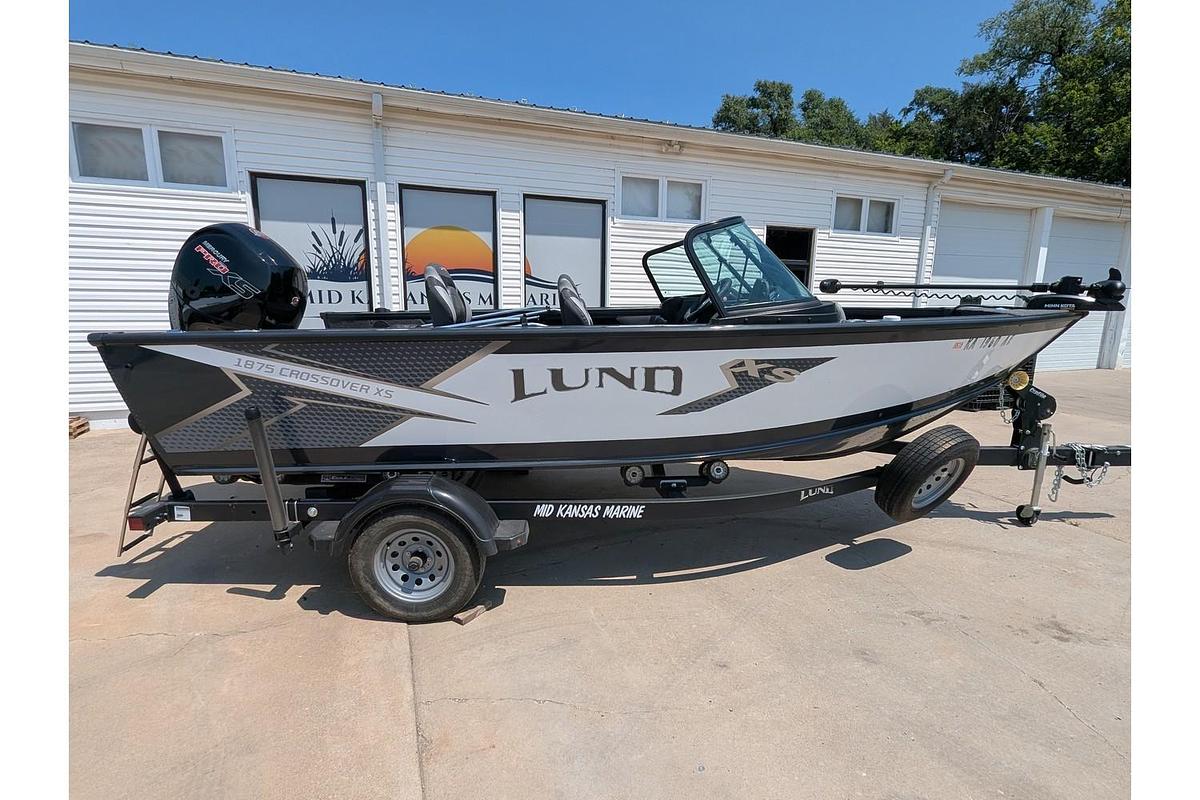Used 2022 Lund 1875 Crossover