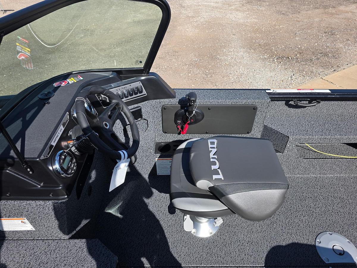 2027 Lund 1875 Impact XS Sport