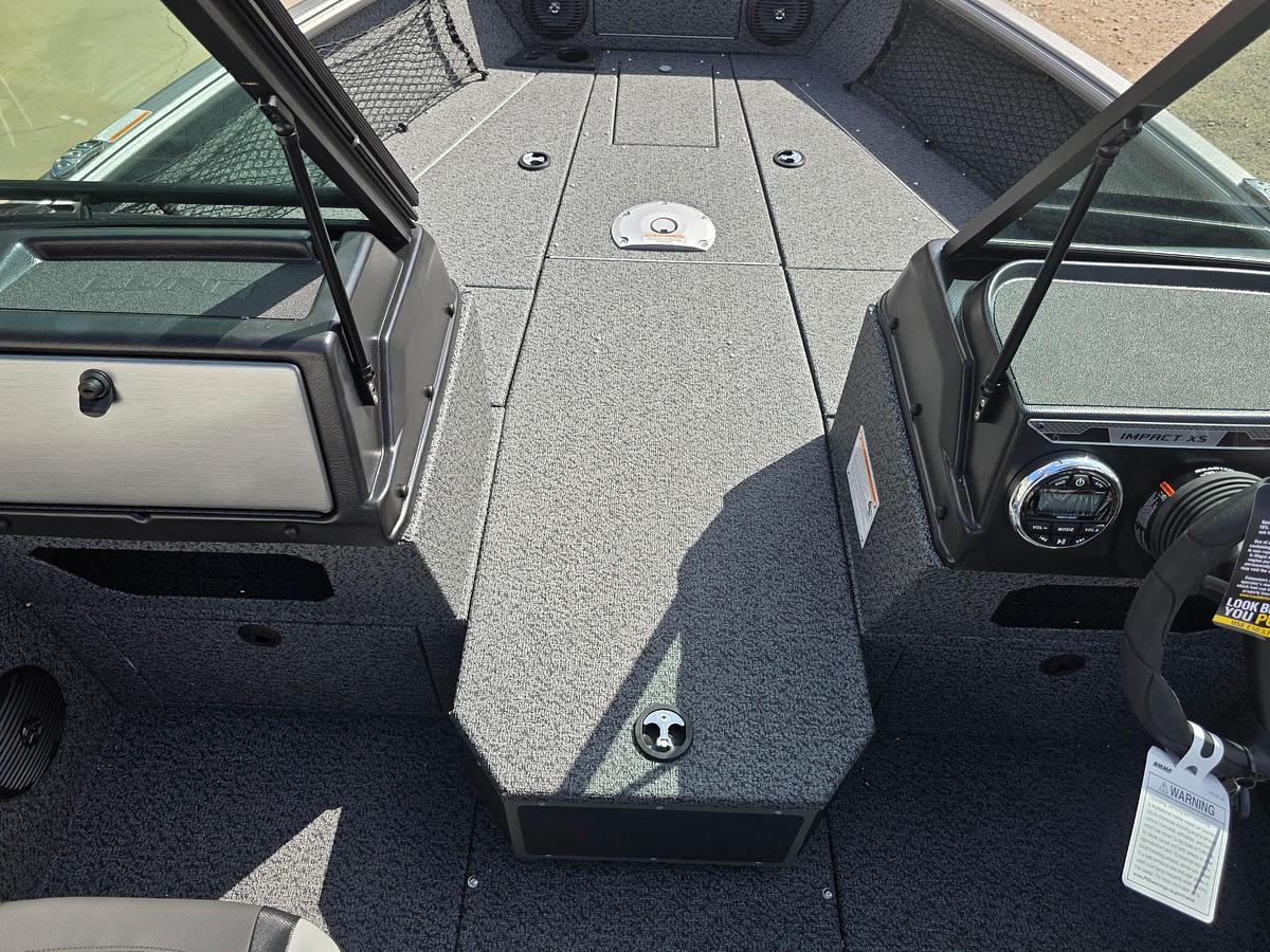 2027 Lund 1875 Impact XS Sport