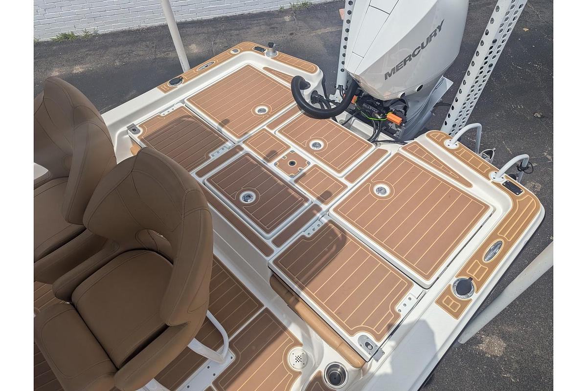 Used 2018 Epic Boats 22 Bay