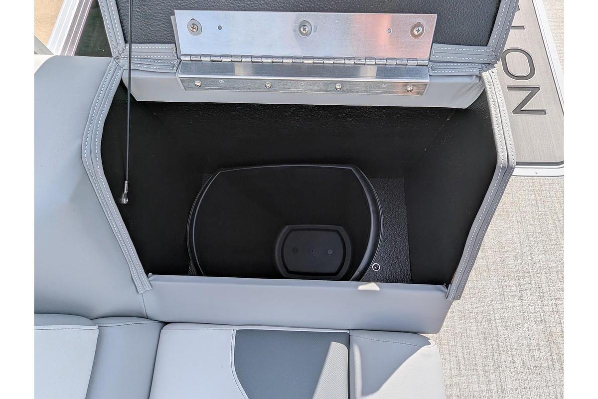 2026 Avalon 2385 Venture 85 Versatile Rear Bench