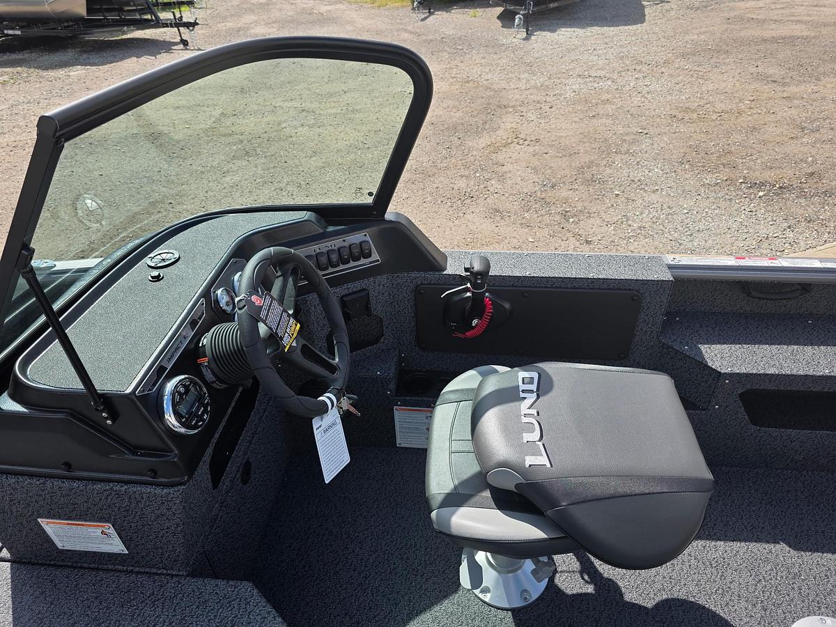 2027 Lund 1875 Impact XS Sport