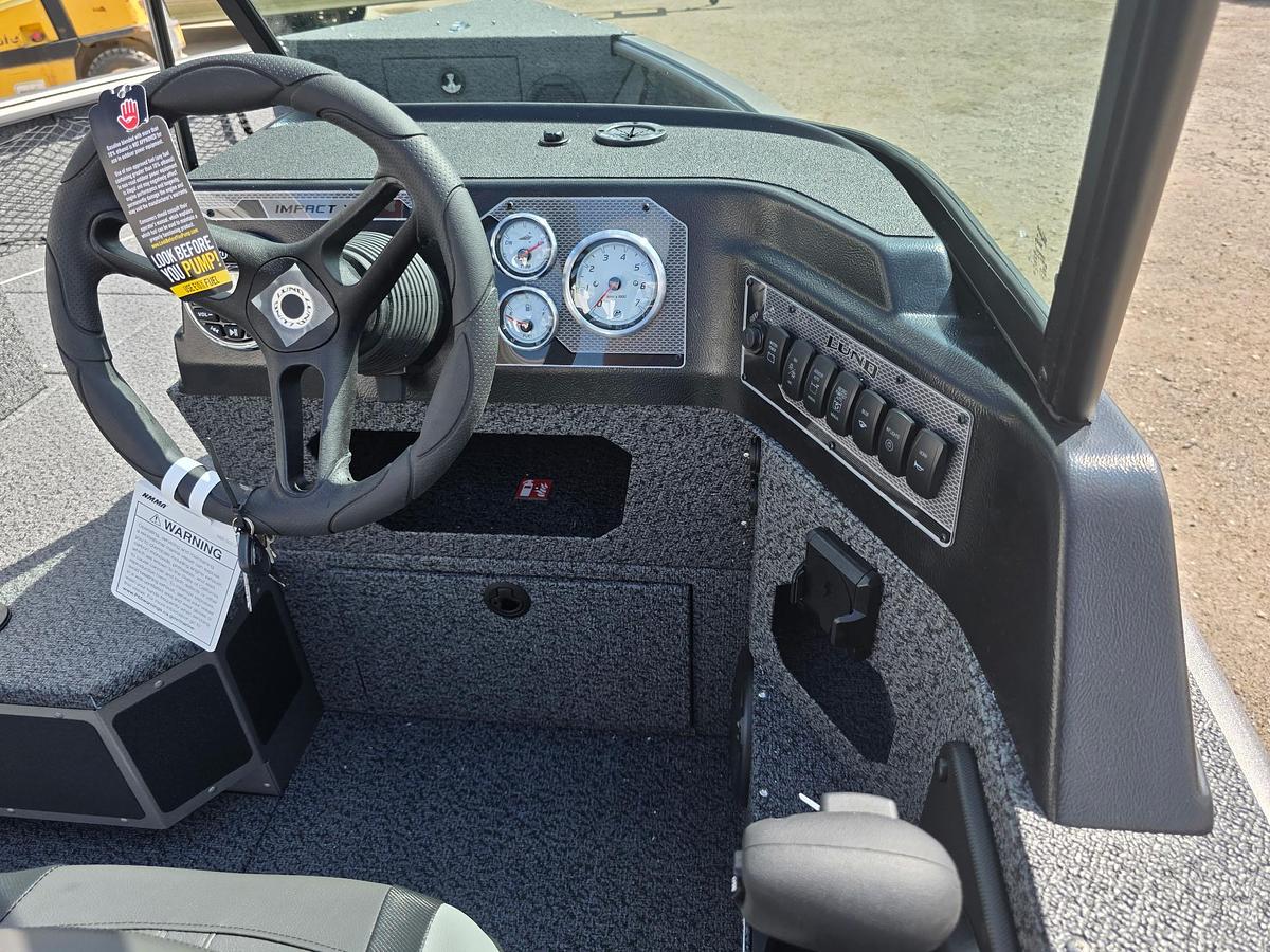 2027 Lund 1875 Impact XS Sport
