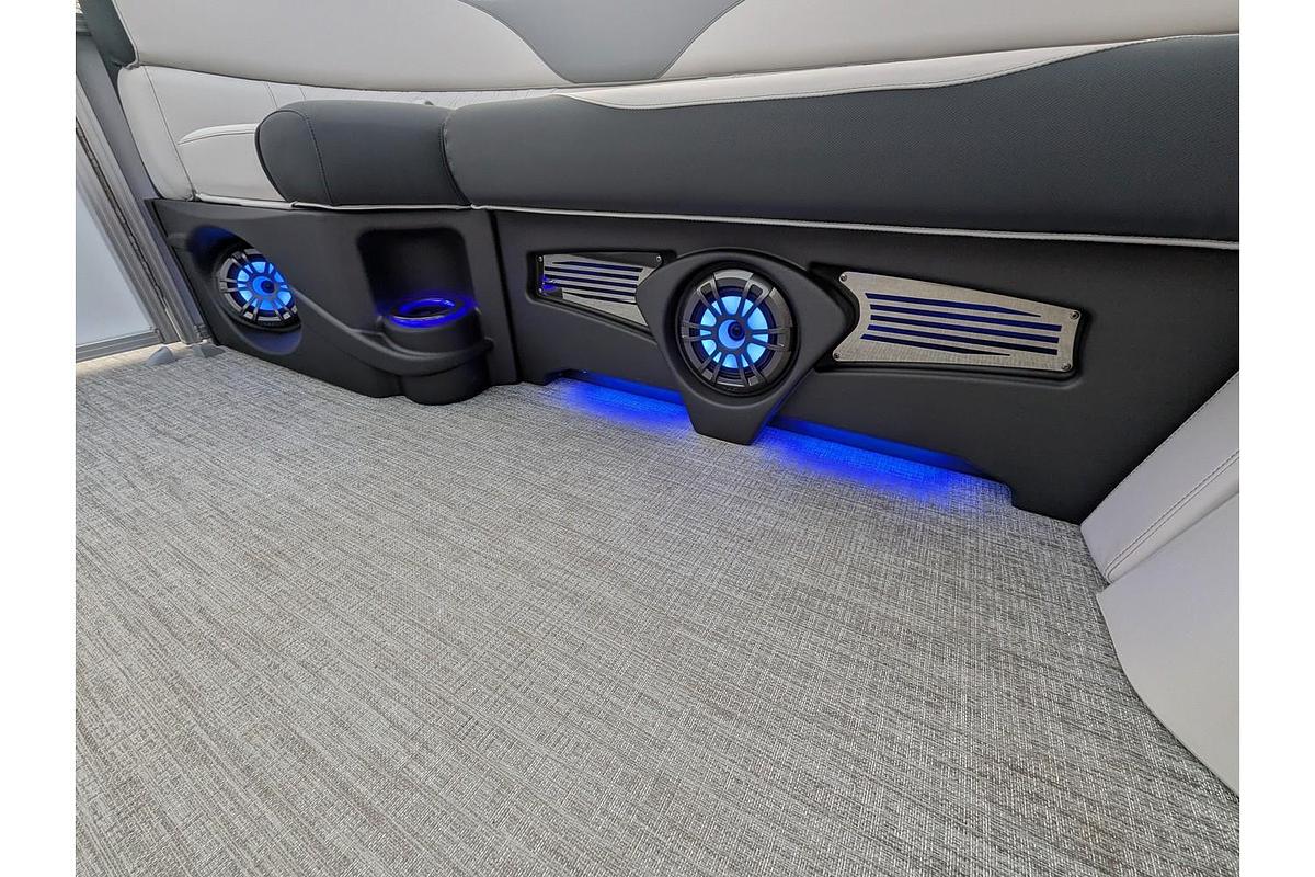 2026 Avalon 2385 LSZ Versatile Rear Bench