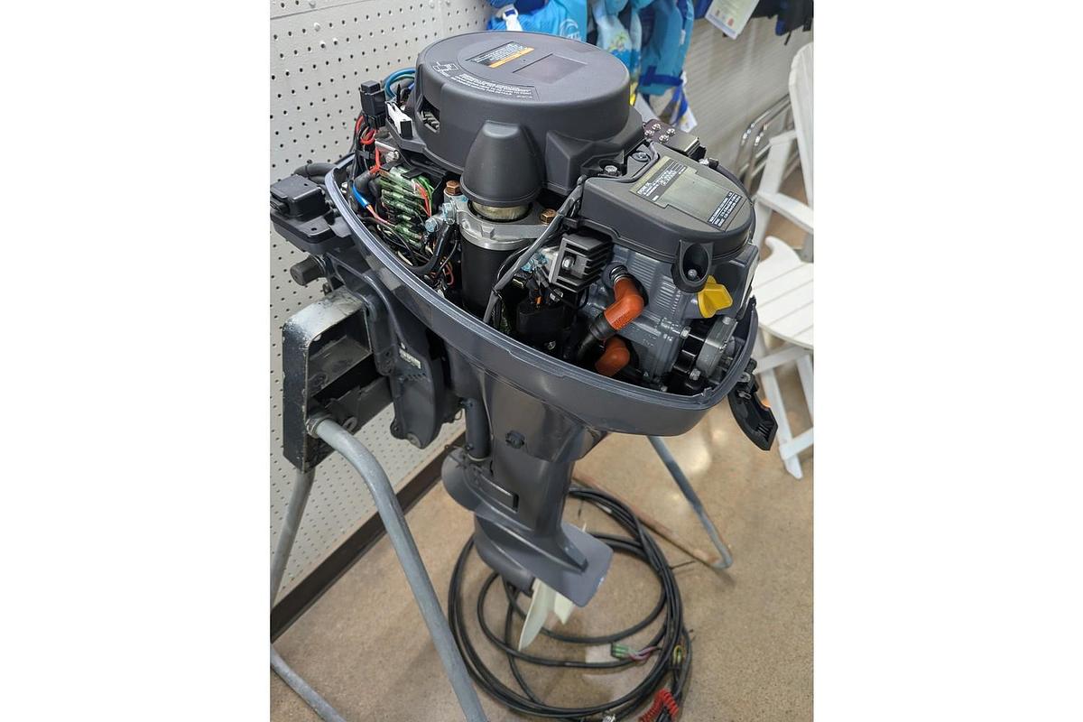 Used 2004 Yamaha T8PLRC