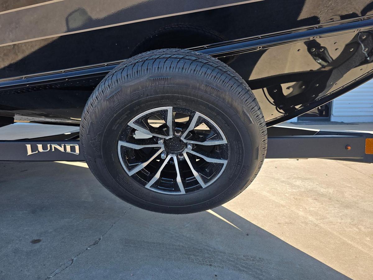 2027 Lund 1875 Impact XS Sport
