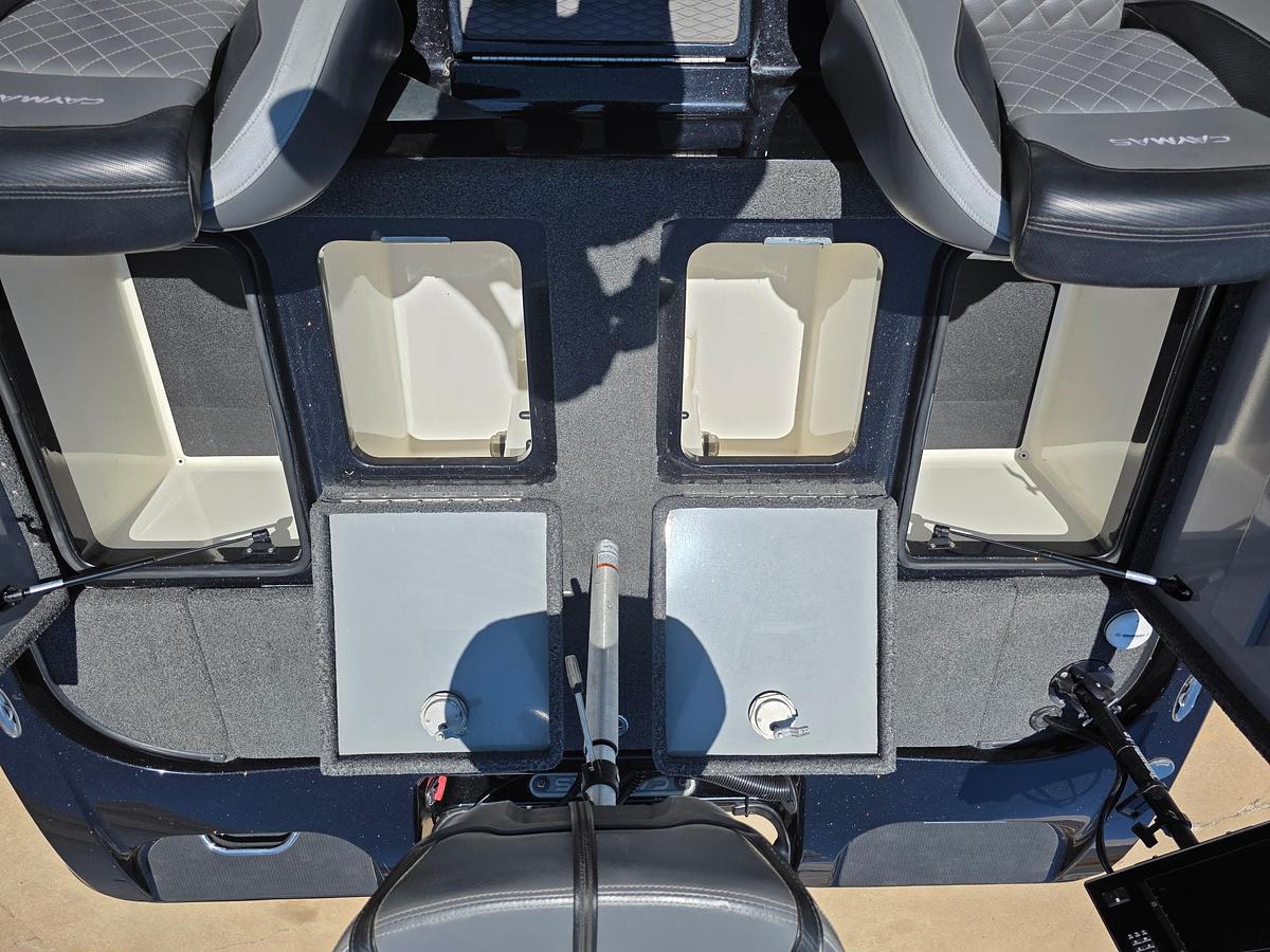 Used 2022 Caymas CX 20