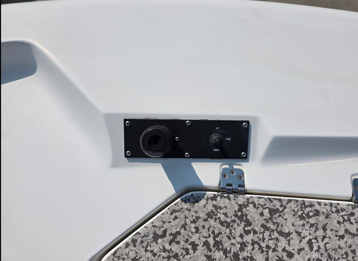Used 2019 Epic Boats 22 Bay