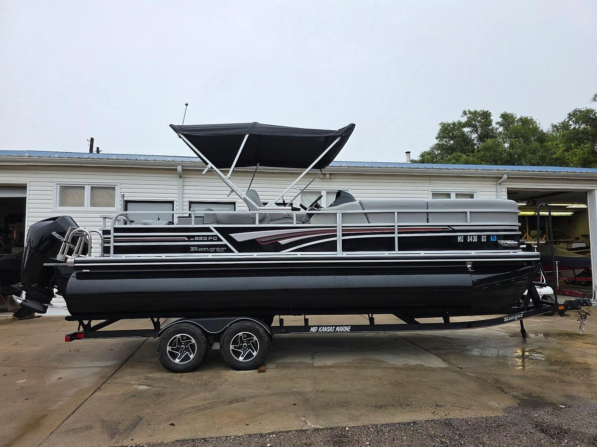 Used 2023 Ranger RP 223 FC Tritoon