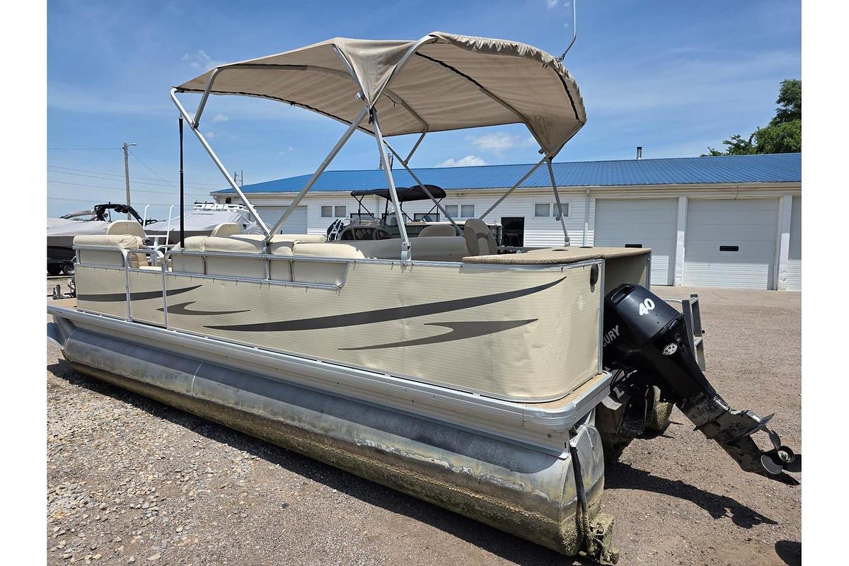 Used 2005 Godfrey Sweetwater 2286 Tuscany Cruise & Fish
