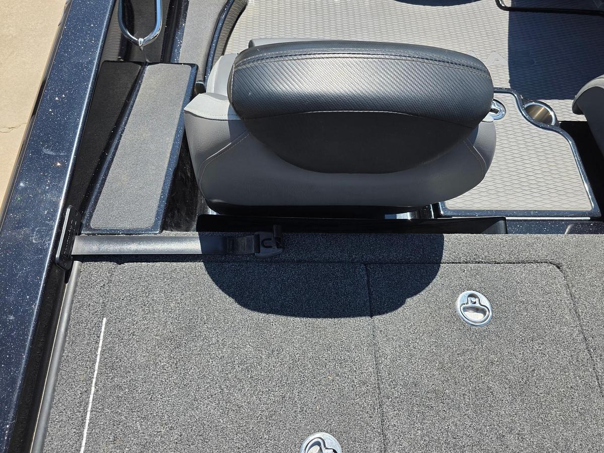 Used 2022 Caymas CX 20