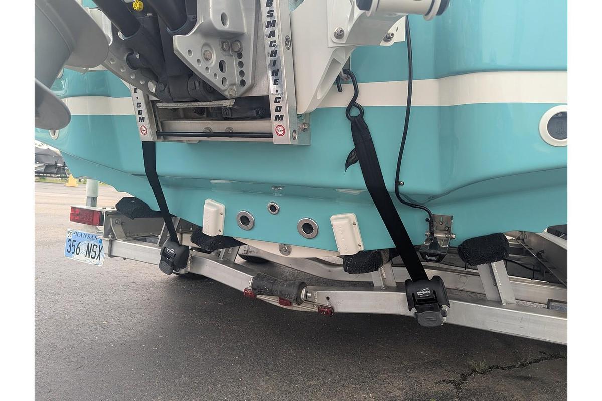 Used 2018 Epic Boats 22 Bay