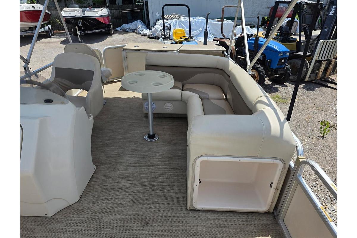 Used 2005 Godfrey Sweetwater 2286 Tuscany Cruise & Fish