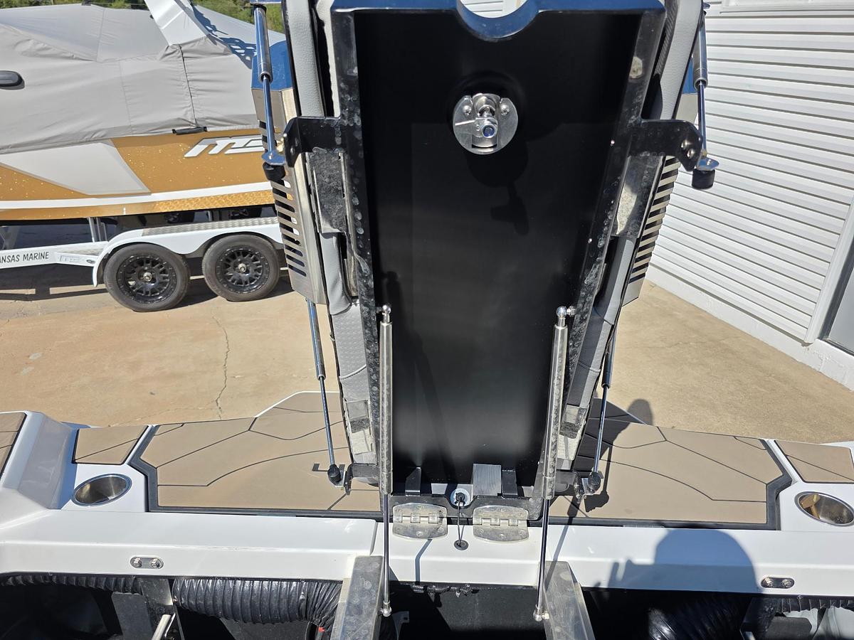 Used 2022 Centurion RI 230