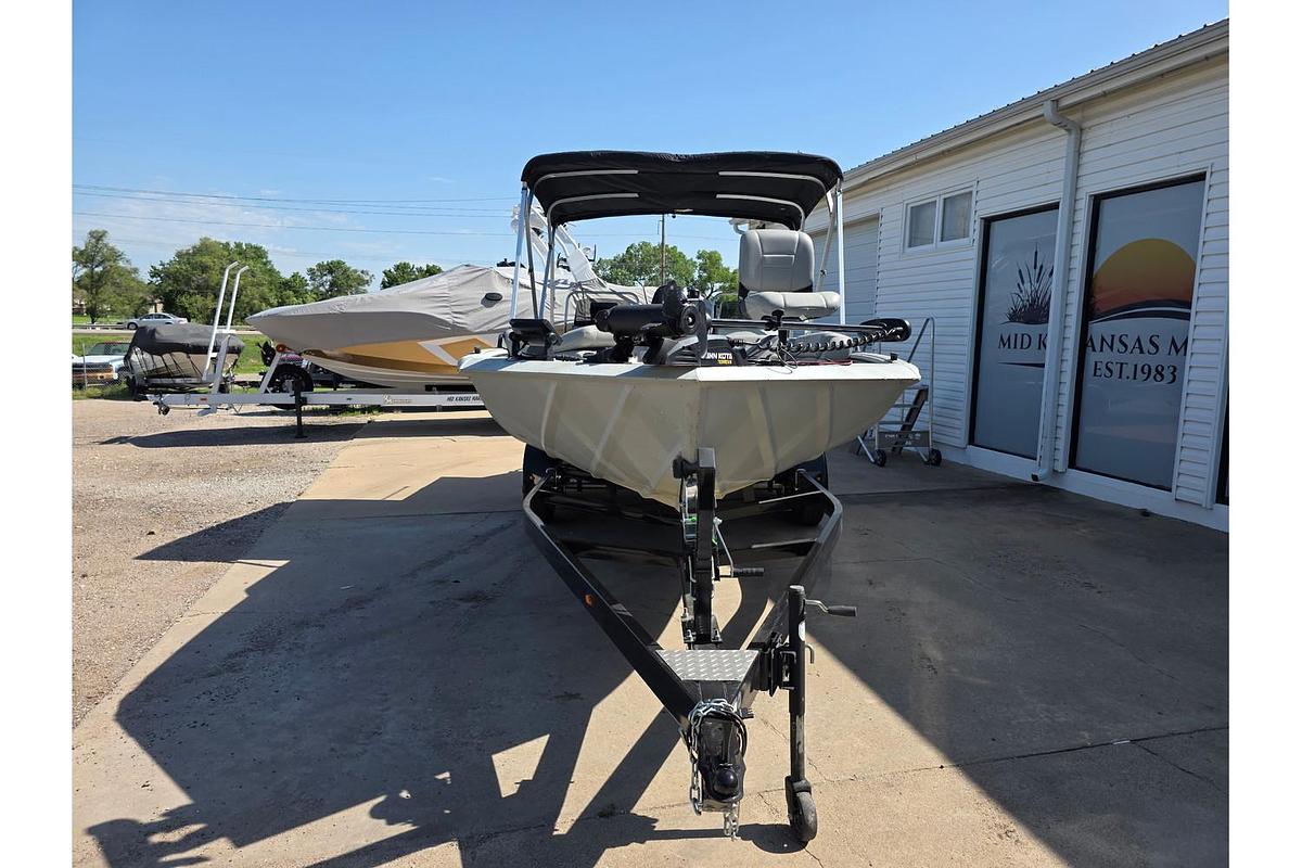 Used 2022 SeaArk Easy 200