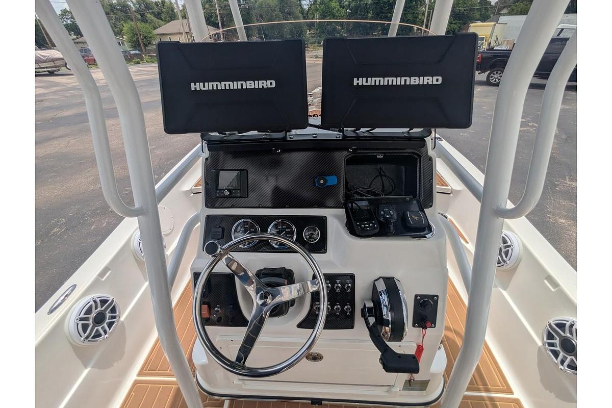 Used 2018 Epic Boats 22 Bay